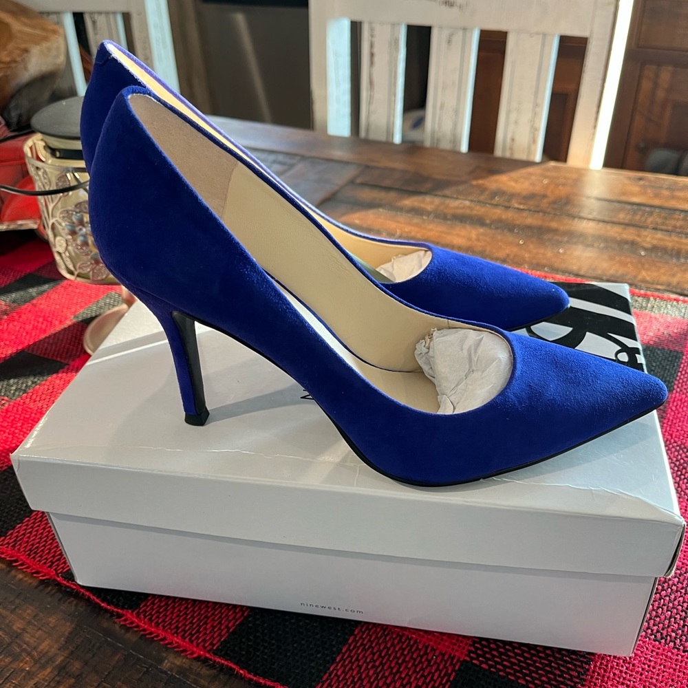 Brand new Blue Suede pumps size 7 Nine West brand